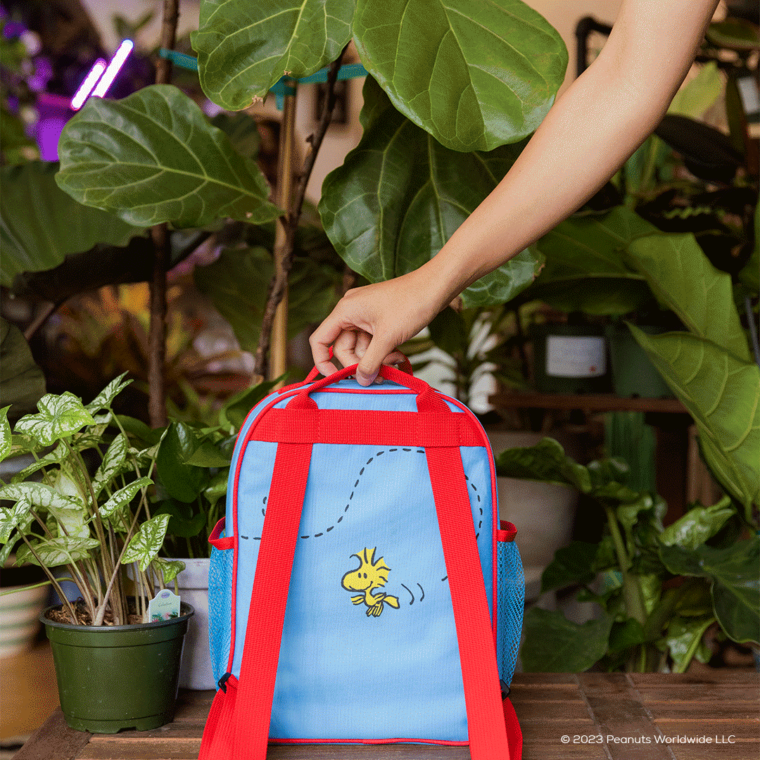 snoopy-mini-convertible-backpack-cooler-o2 Peanuts_Part_2_NATIVE_PDP_Backpack.gif