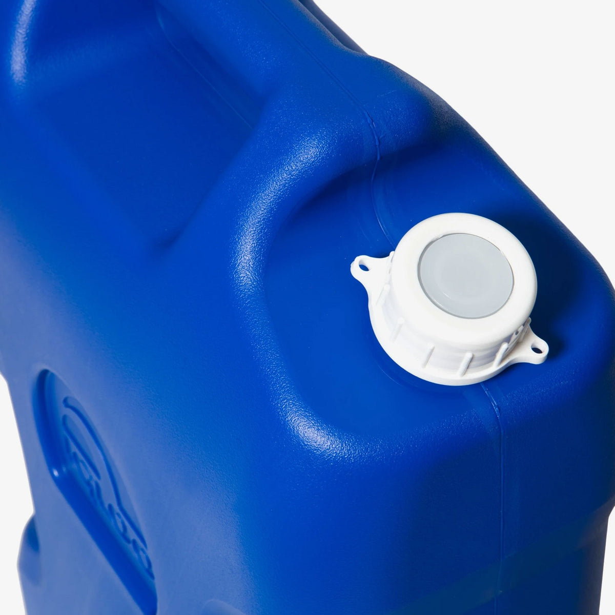 6-gallon-water-container-t8 42154-6-gallon-water-container-ii-majestic-blue-top.jpg
